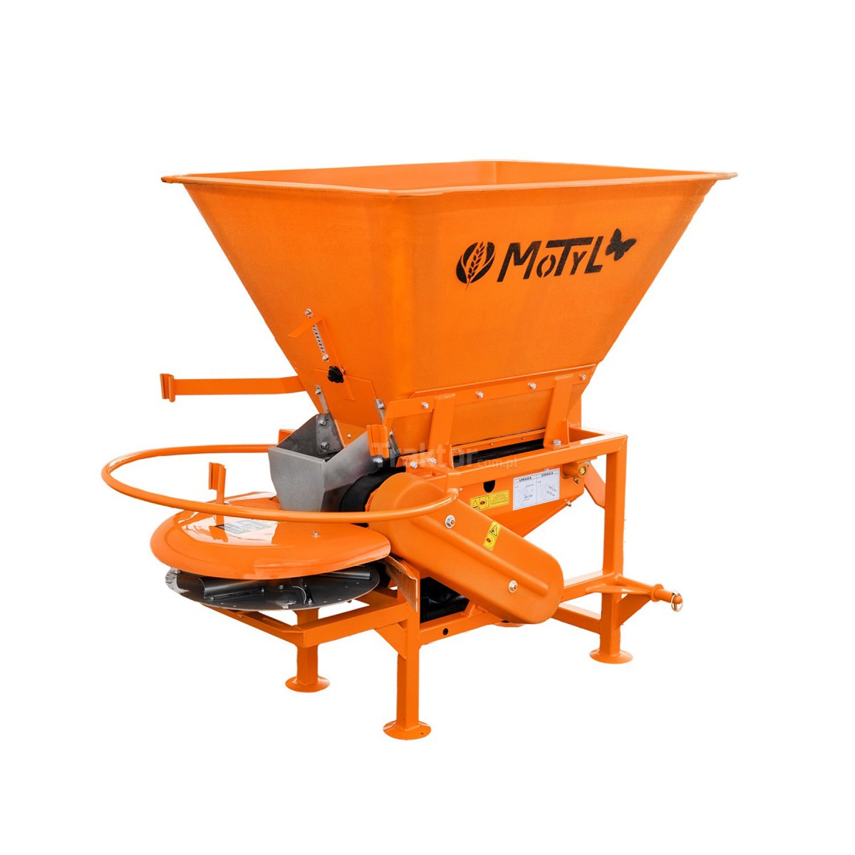 MOTYL N031M fertilizer spreader with POM Augustów field attachment