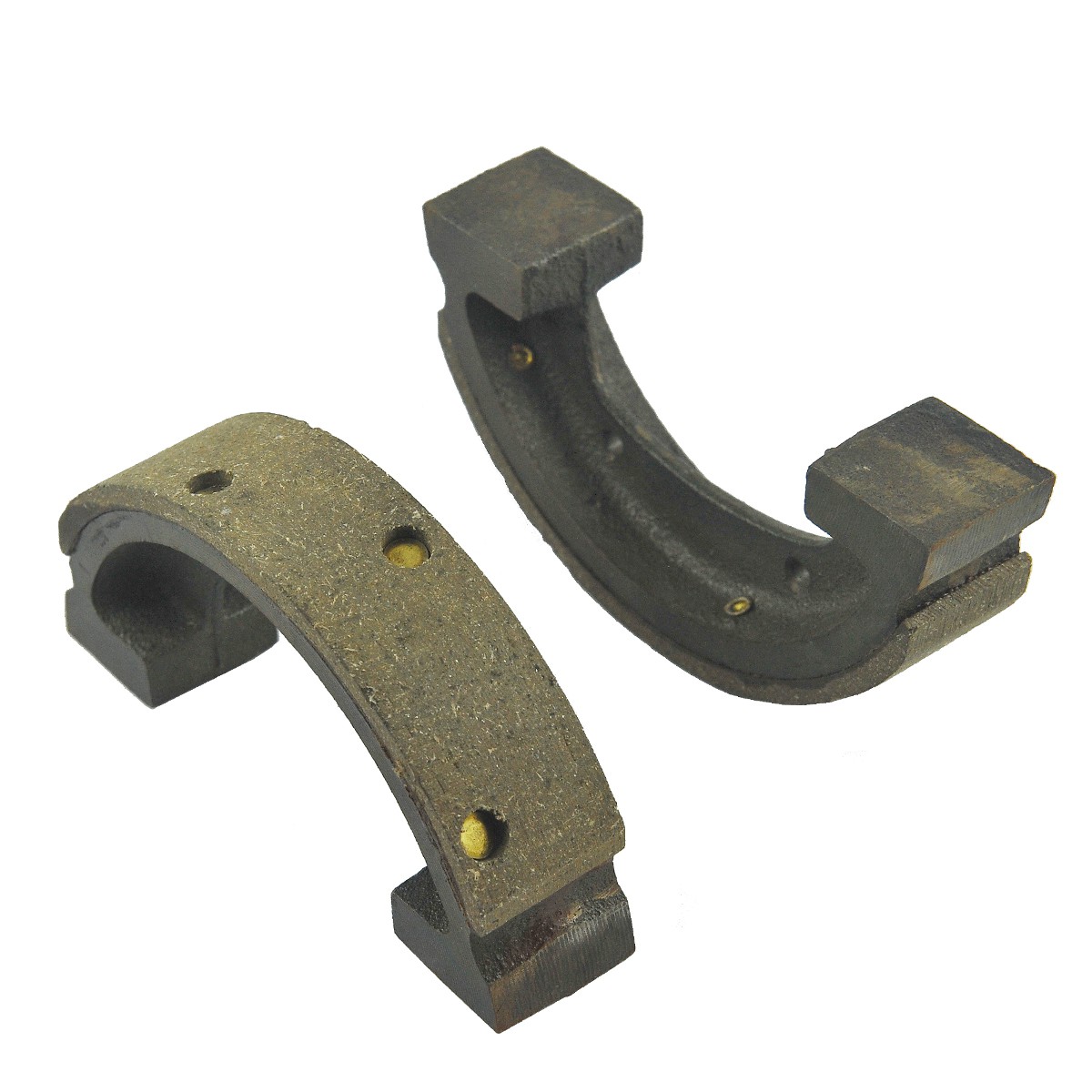 Brake shoes / 31 x 133 mm / Hinomoto E21 / E23 / E25 / E28 / E230 / E280 / E2602 / E2604