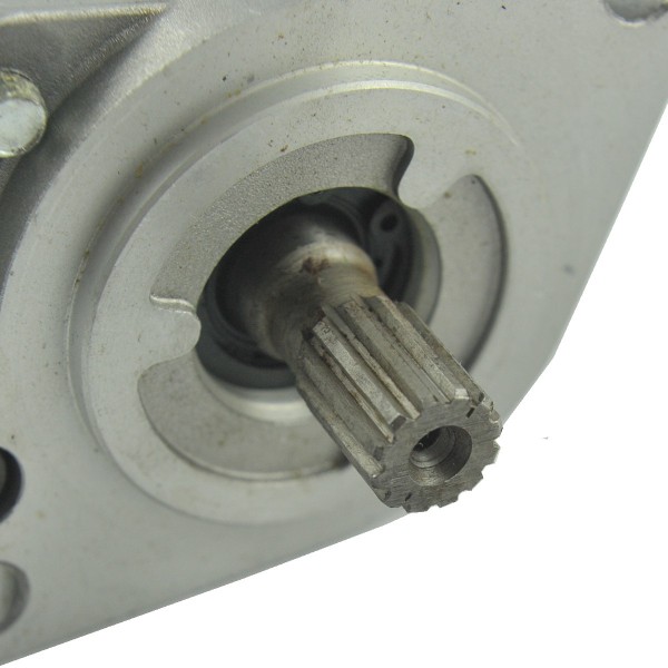 Čerpadlo posilovače řízení / LS i28 / LS R 28i / 12T / A1630539 / č. 40007599