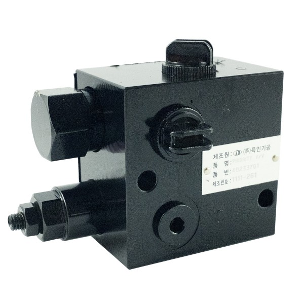 Hydraulic priority valve for three-point linkage / LS J23 / LS J27 / 40195210 / no. 40233701