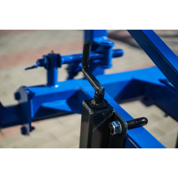 Double furrow plow with support wheel 4FARMER