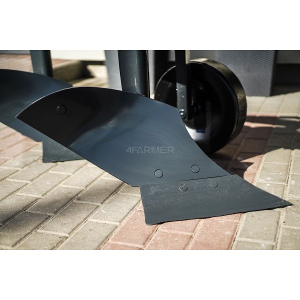 Double furrow plow with support wheel 4FARMER