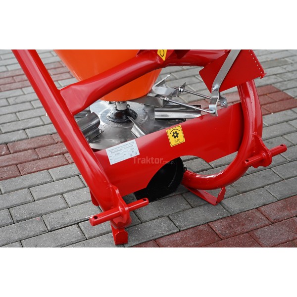 Rozsiewacz nawozu / soli / piasku S-300 Strumyk | cena | dane |