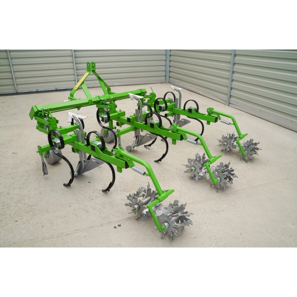 Cultivateur et packer P475/2 avec rouleaux à cordes Norma Bomet