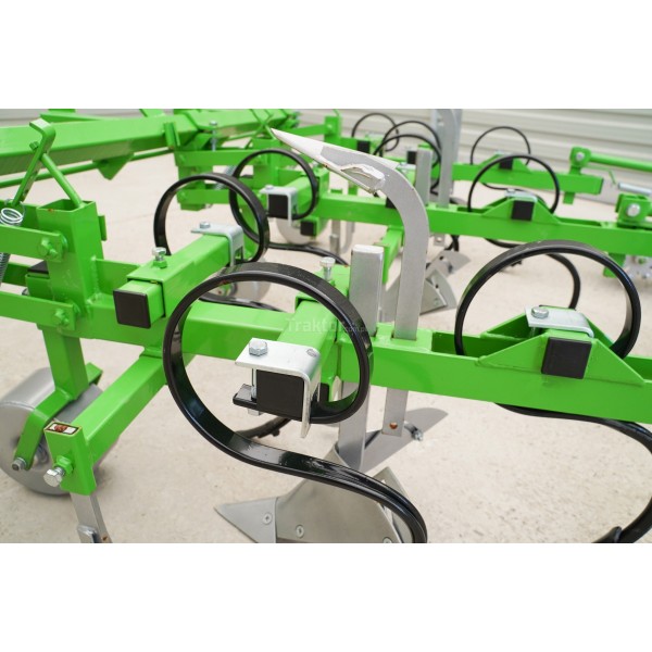 Hoe-rigger P475/2 with Norma Bomet string rollers