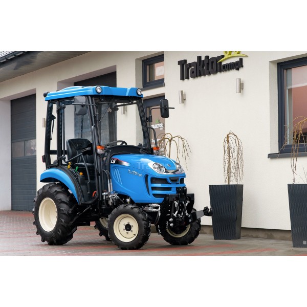 Tractor LS XJ25 HST con cabina y sistema de suspensión delantera de tres puntos