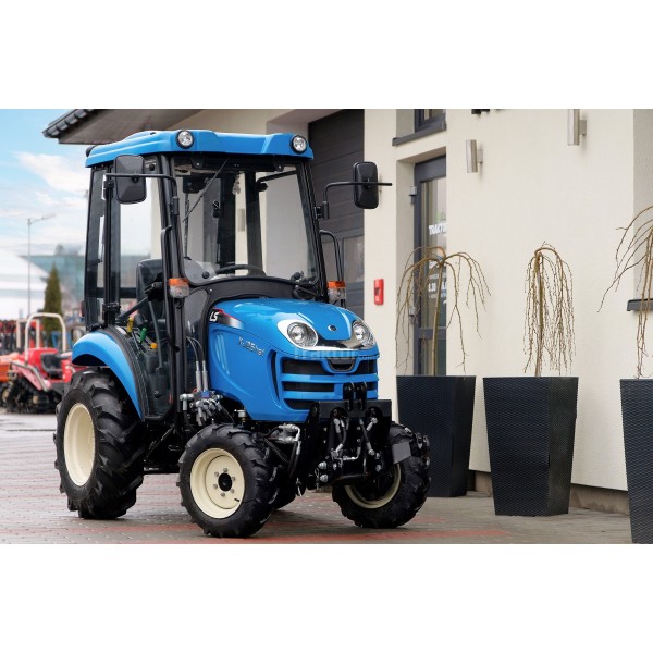 LS Traktor XJ25 HST s kabínou a predným trojbodovým závesným systémom