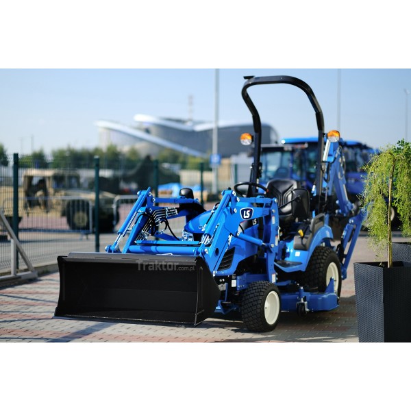 Traktor LS MT1.25 s bagrem, nakladačem, sekačkou a travními pneumatikami