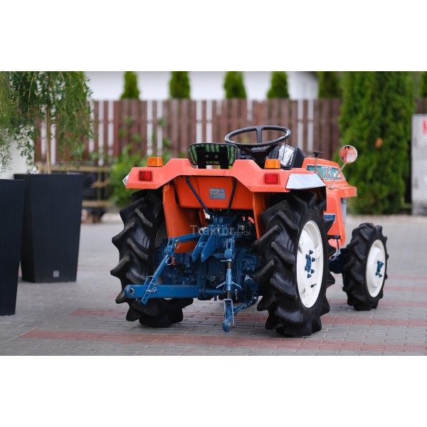 Ciągnik Kubota XB1D | opinie | video | dane | cena
