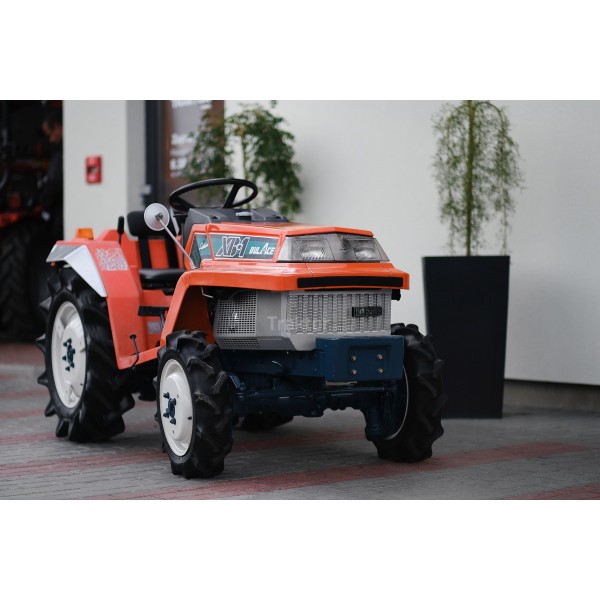 Ciągnik Kubota XB1D | opinie | video | dane | cena