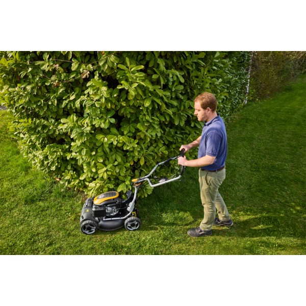 Kosiarka spalinowa z napędem Stiga Multiclip 950 VE | Traktor.com.pl