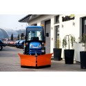 LS TRACTOR XJ25 MEC mit Kabine und hydraulischem Schneepflug 4FARMER
