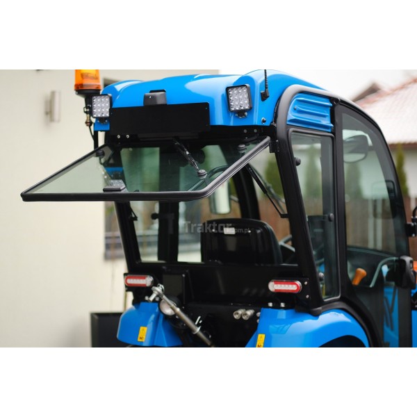 LS Traktor XJ25 MEC s kabinou a předním tříbodovým závěsným systémem 4FARMER