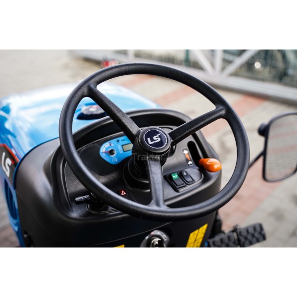 LS Traktor XJ25 MEC s priezorom