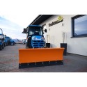 LS Traktor XJ25 MEC s kabínou, priemyselnými pneumatikami a snežným pluhom