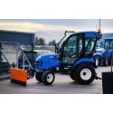 Tractor LS XJ25 MEC con cabina, neumáticos industriales y quitanieves