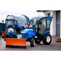 Tractor LS XJ25 MEC con cabina, neumáticos industriales y quitanieves