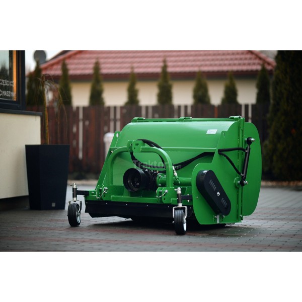 FCN 90 TRX flail mower with grass catcher