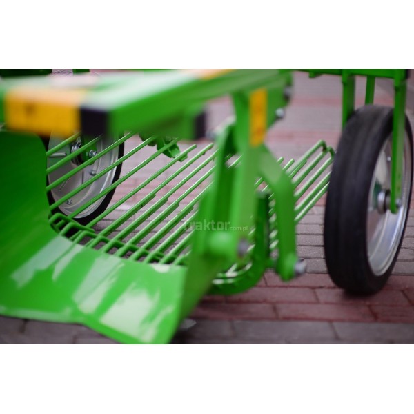 URSA Z655/1 Bomet vibrating potato digger
