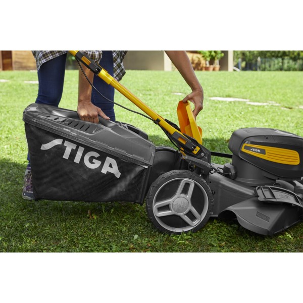 Battery powered mower Stiga Combi 753 SQ AE