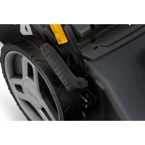 Kosiarka spalinowa z napędem Stiga Combi 748 S | Traktor.com.pl