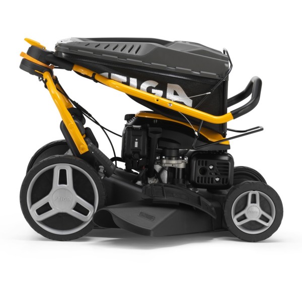 Petrol mower with Stiga Combi 748 SE drive