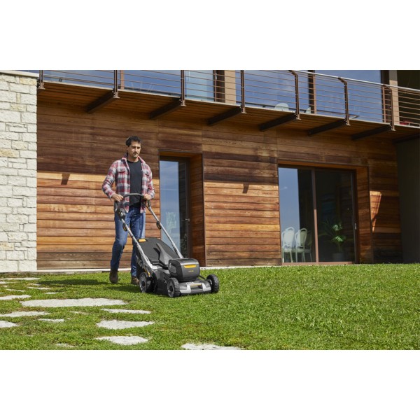 Stiga Twinclip 950e V battery powered lawn mower