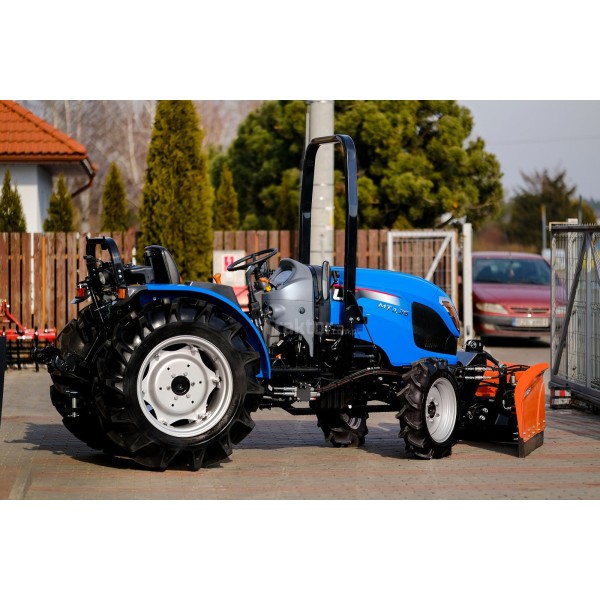 Traktor LS MT3.35 MEC s hydraulickým sněhovým pluhem 4FARMER