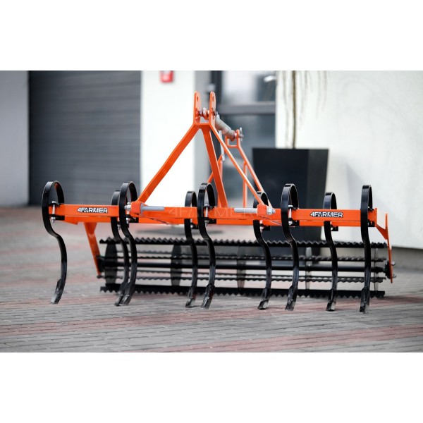 Cultivator 150 Standard with a 4FARMER string roller