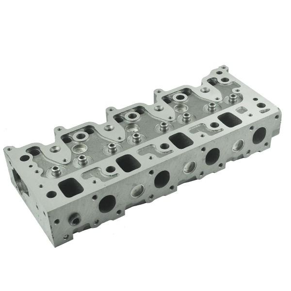Cylinder head / Isuzu 4LB1