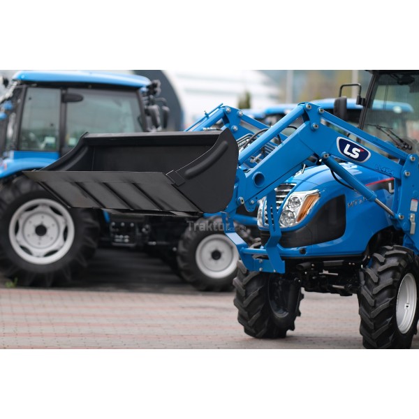 LS Traktor MT3.60 MEC s kabinou a čelním nakladačem
