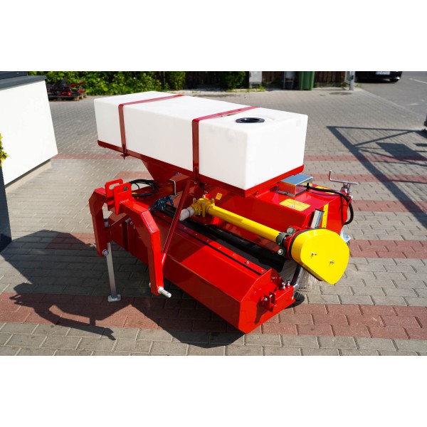 Barredora de 150 cm para tractor con cesta y recipiente de riego 4FARMER