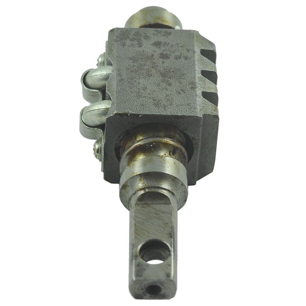 Arbre de colonne de direction / 132 mm / Kubota L1802 / L2002 / L2202 / L2402 / L2602 / L2802 / L3202 / L3602 / L4202
