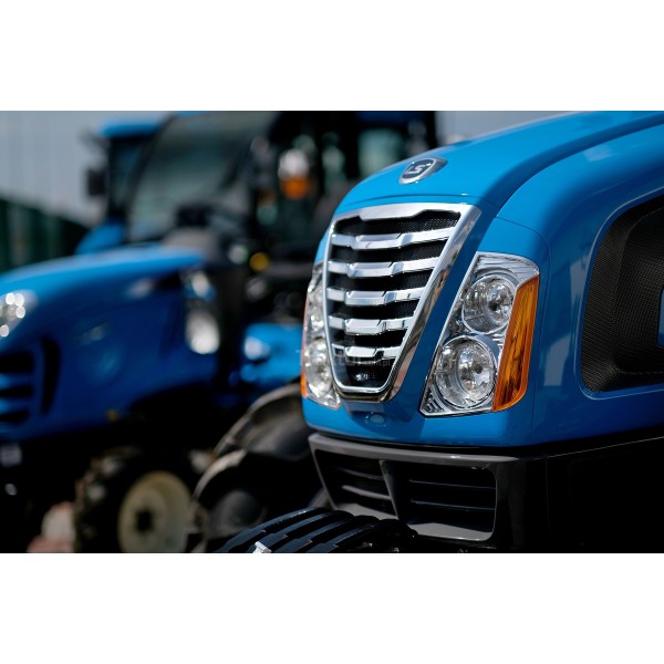 LS Traktor XU6168 MEC 4x4 mit Kabine