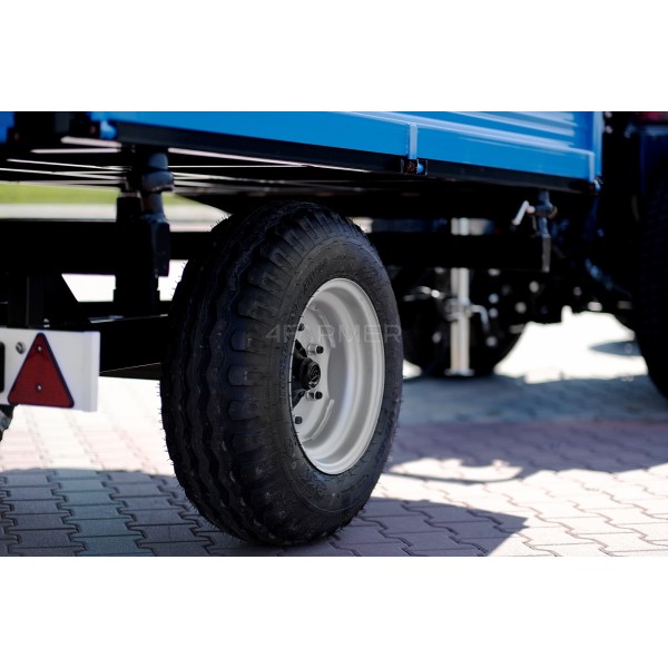Przyczepa rolnicza jednoosiowa 2.5T z kiprem i nadstawkami z siatki 4FARMER | Traktor.com.pl
