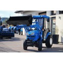 LS Traktor XJ25 HST s kabínou, priemyselnými pneumatikami a čelným nakladačom