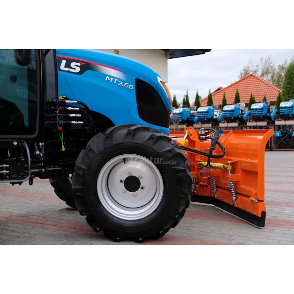 LS Tractor MT3.60 MEC con cabina y flecha quitanieves 200 cm