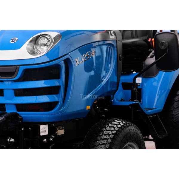 Tractor LS XJ25 HST 4x4 - 24,4 CV con ruedas para césped