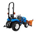 Traktor LS XJ25 HST 4x4 - 24,4 HP s priemyselnými kolesami a šípovým snežným pluhom