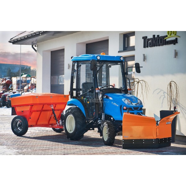 Tracteur LS XJ25 MEC avec cabine, chasse-neige 4FARMER et épandeur de sable Dexwal