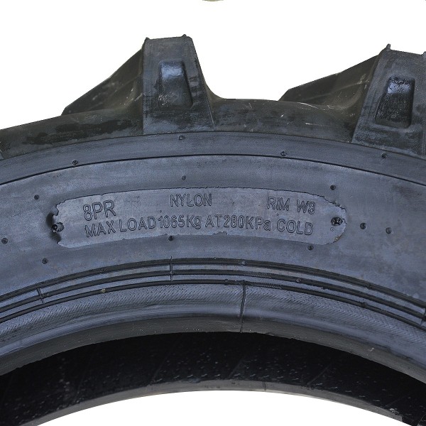 Pneu agricole 9.5-22, 9.50-22, 9.5 - 22, 9.50 - 22, 9.5x22, 9.50x22