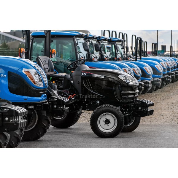 Tractor LS XJ25 HST 4x4 - 24,4 CV con ruedas para césped