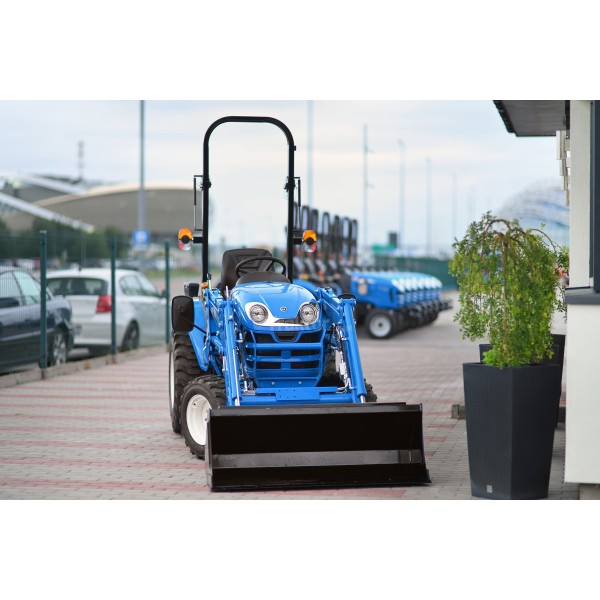 Tractor LS XJ25 con caja de cambios mecánica y cargador frontal