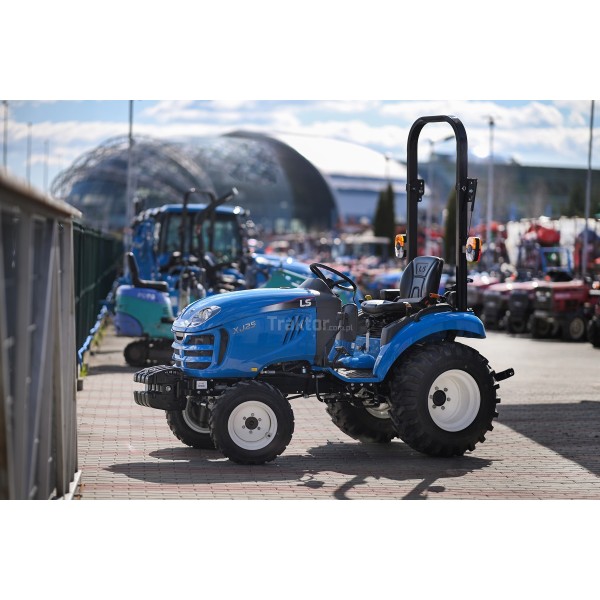LS Tractor XJ25 MEC with industrial tires