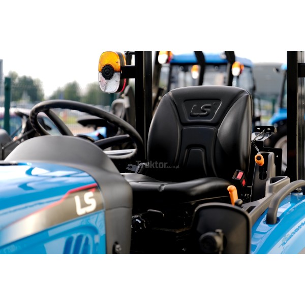 Tractor LS XJ25 MEC con neumáticos industriales