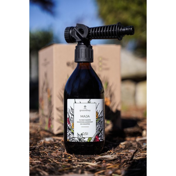 Maja - Flüssigdünger mit Spray für Blumen von Greenthey