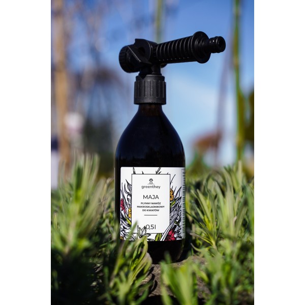 Maja - Flüssigdünger mit Spray für Blumen von Greenthey