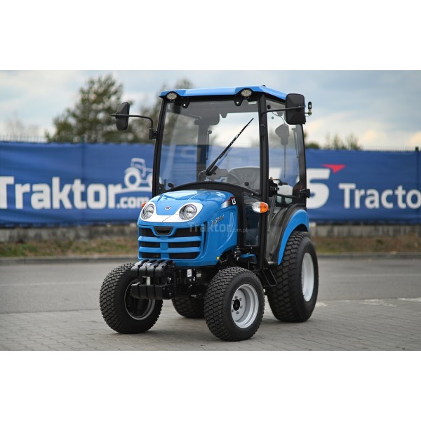 Tractor LS XJ25 HST con cabina y neumáticos para hierba