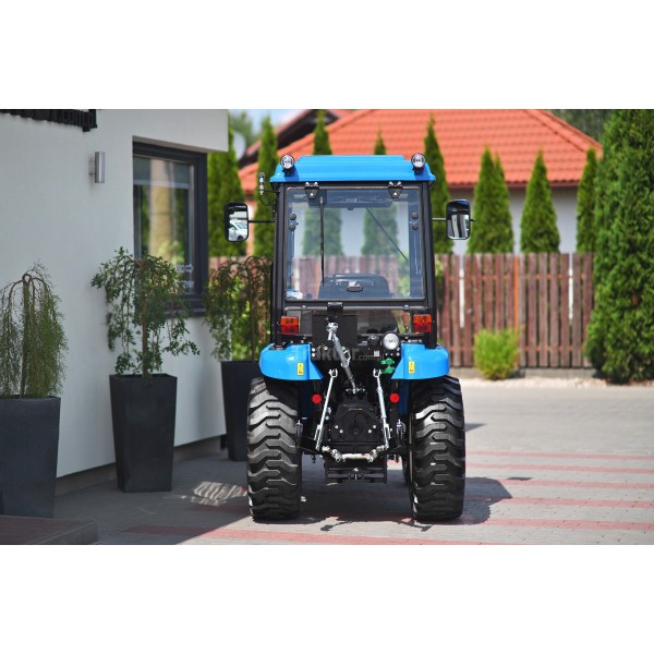 Tractor LS XJ25 MEC con cabina y neumáticos industriales