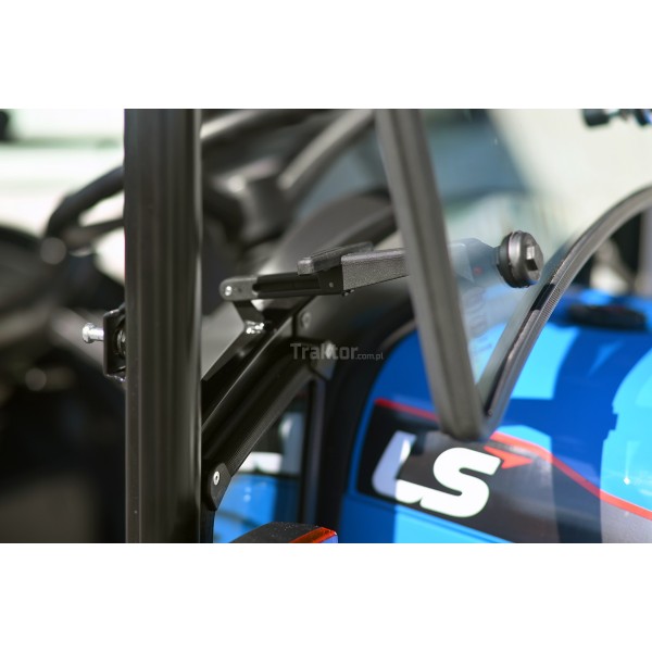 LS Traktor XJ25 MEC s kabínou